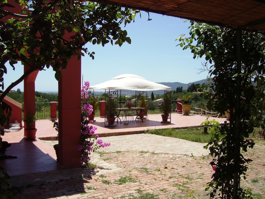 Il Giardino Delle Esperidi Bed & Breakfast Fosdinovo Eksteriør bilde
